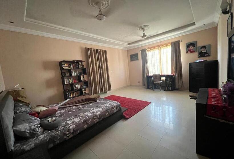 پانسیون Gilanis