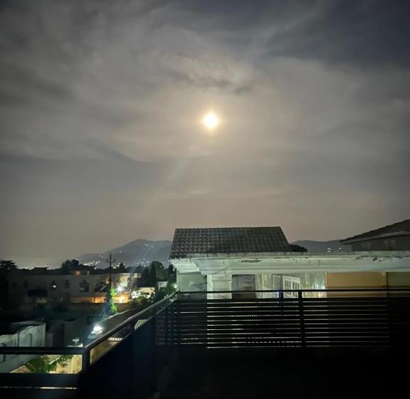 پانسیون Gilanis