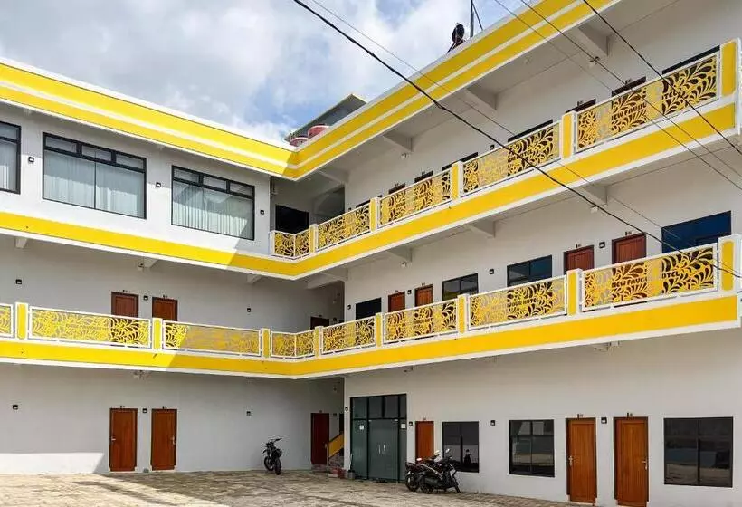 Reddoorz Plus At New Favour Hotel Gunung Dempo