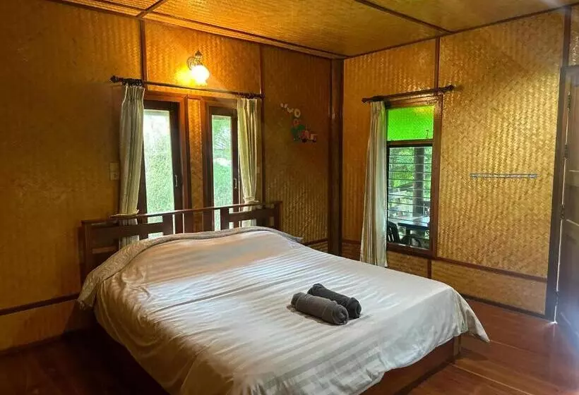 Fourtwoeight Pai Resort