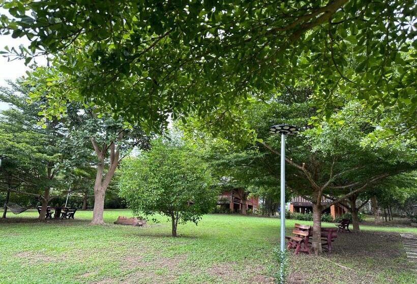 Fourtwoeight Pai Resort