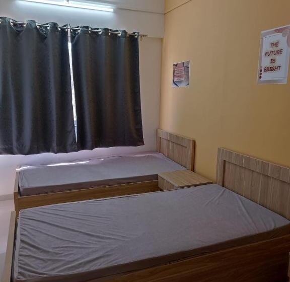 هاستل Torrent Coliving