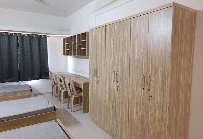 هاستل Torrent Coliving