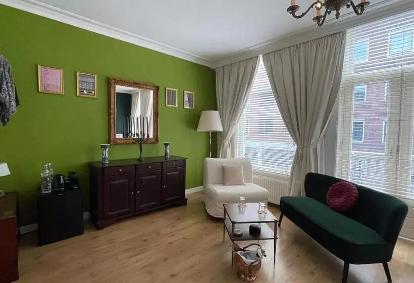 Aamiaismajoitus (B&B) Comfortable Stylish Room In City Centre Of The Hague