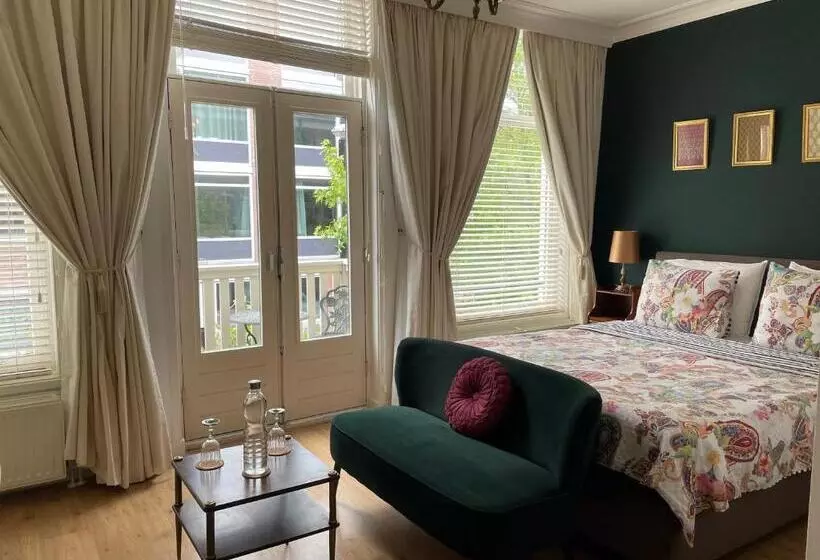 Aamiaismajoitus (B&B) Comfortable Stylish Room In City Centre Of The Hague