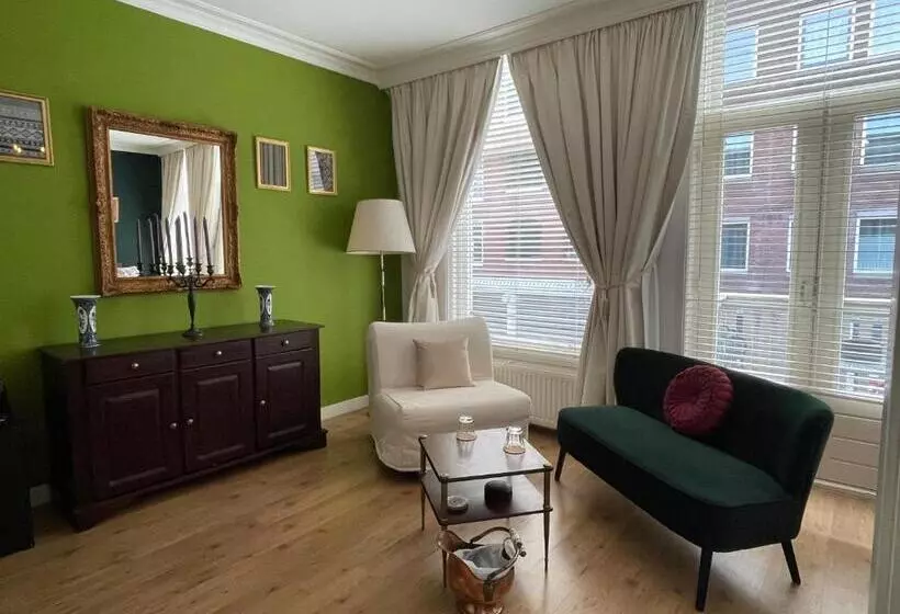 Aamiaismajoitus (B&B) Comfortable Stylish Room In City Centre Of The Hague