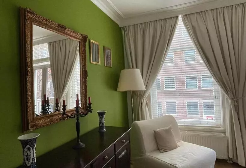 Aamiaismajoitus (B&B) Comfortable Stylish Room In City Centre Of The Hague
