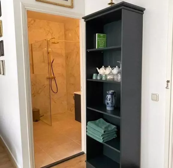 Aamiaismajoitus (B&B) Comfortable Stylish Room In City Centre Of The Hague