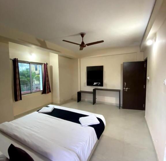 호텔 Grand Resort Puri Swimming Pool And Garden, Near Sea Beach And Temple Fully Air Conditioned