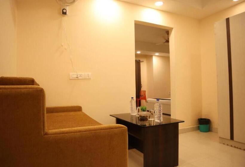 호텔 Grand Resort Puri Swimming Pool And Garden, Near Sea Beach And Temple Fully Air Conditioned