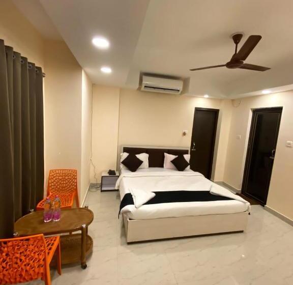 호텔 Grand Resort Puri Swimming Pool And Garden, Near Sea Beach And Temple Fully Air Conditioned