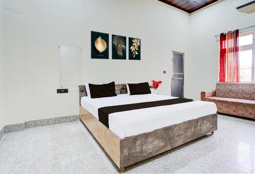 Отель Oyo Kartar Banquet &