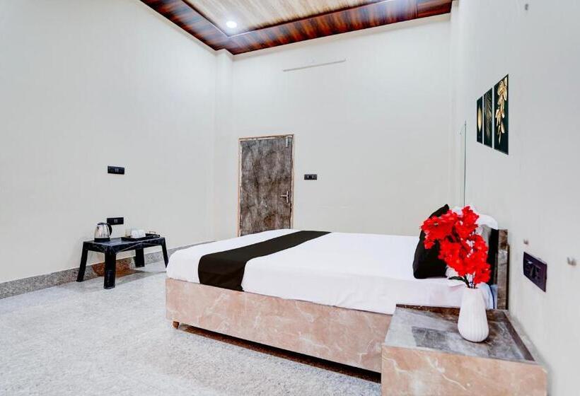 Отель Oyo Kartar Banquet &