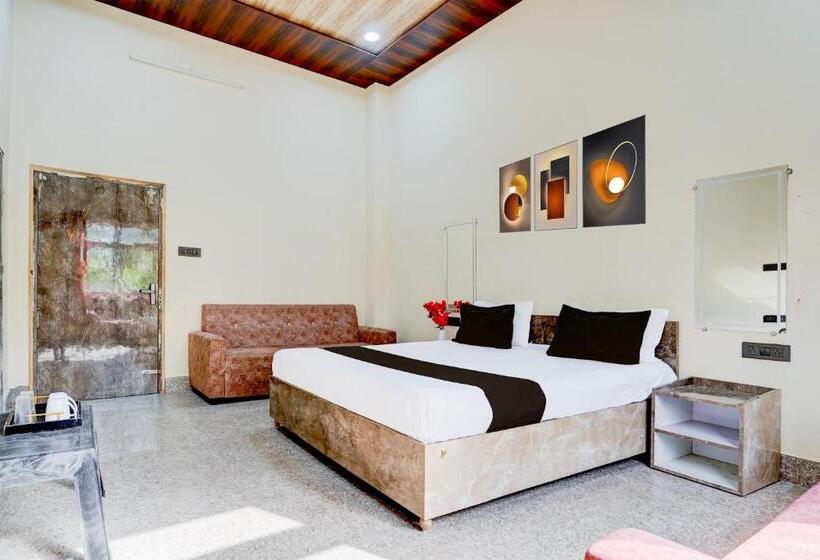 Отель Oyo Kartar Banquet &