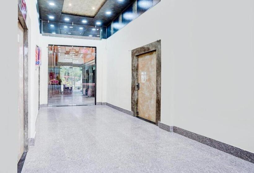 Отель Oyo Kartar Banquet &