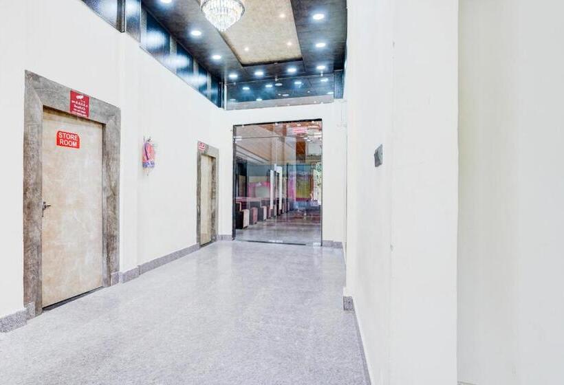 Отель Oyo Kartar Banquet &