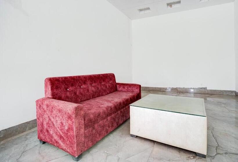 Отель Oyo Kartar Banquet &