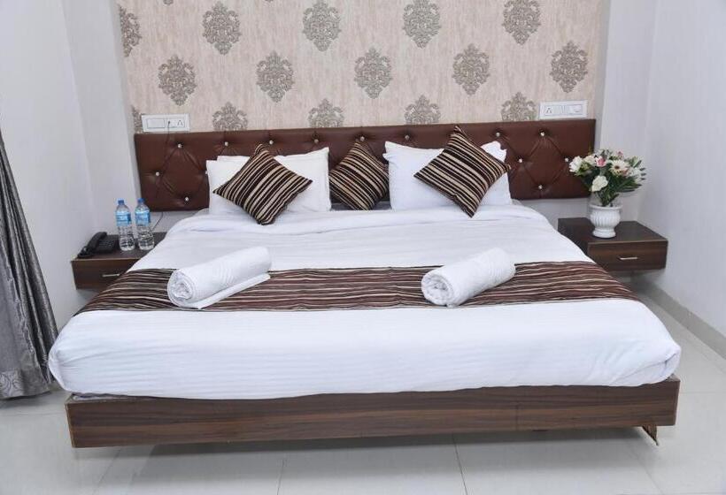 Отель Shahi Capital