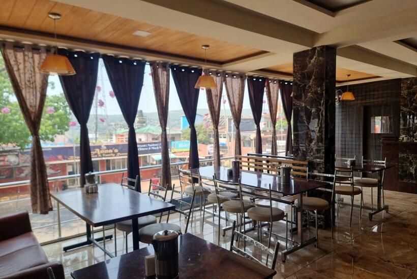 Отель Shahi Capital