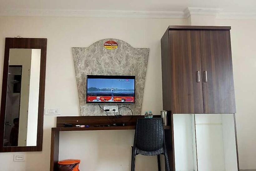 Отель Shahi Capital