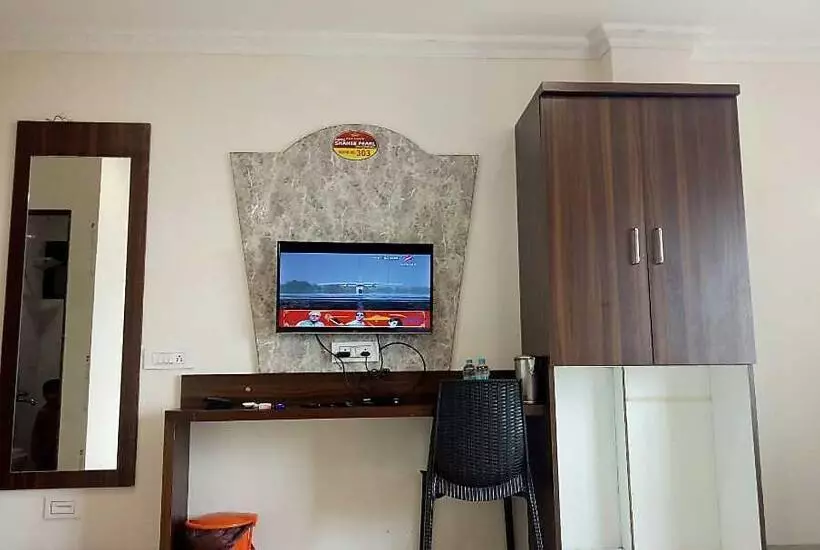 ホテル Shahi Capital