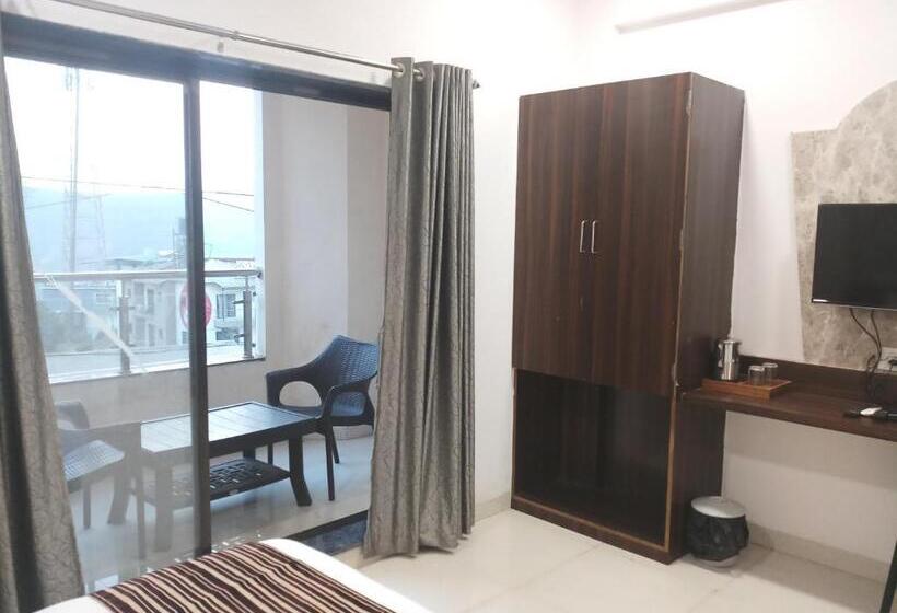 Отель Shahi Capital