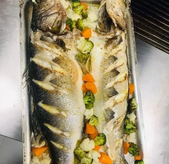 ホテル Unico Borsh Bar Restaurant