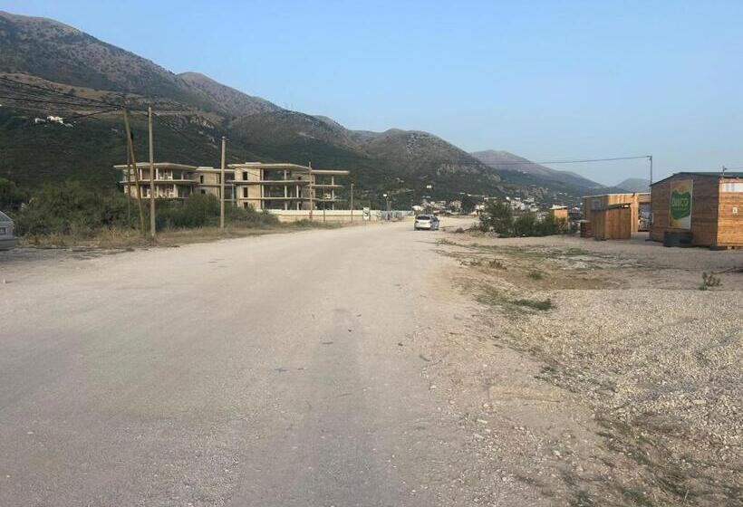 Hotel Unico Borsh Bar Restaurant