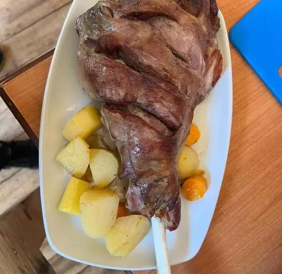 ホテル Unico Borsh Bar Restaurant