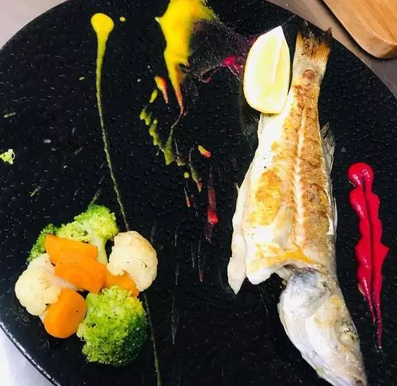 ホテル Unico Borsh Bar Restaurant
