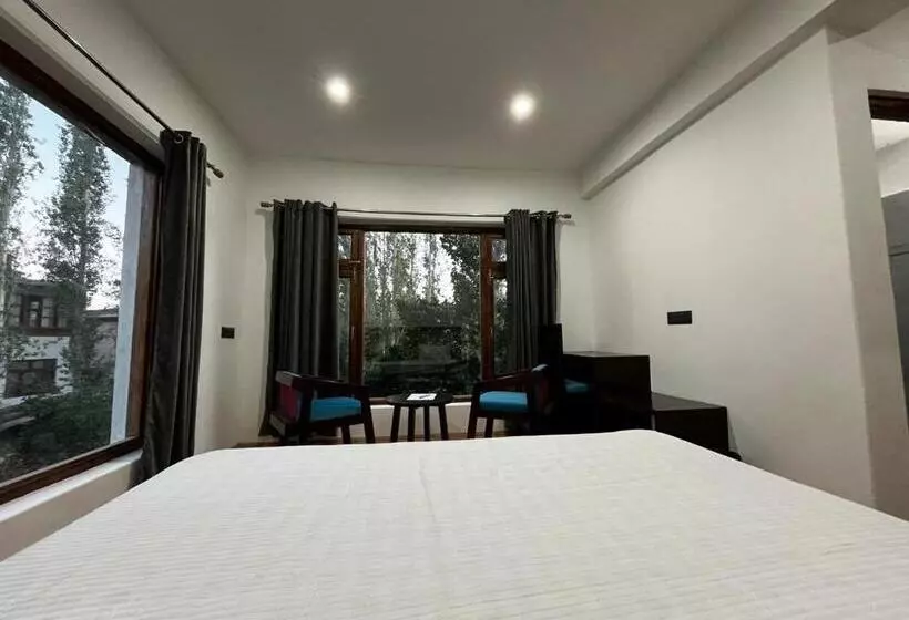 پانسیون Barcha Guest House