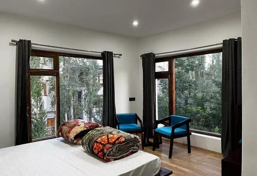 پانسیون Barcha Guest House