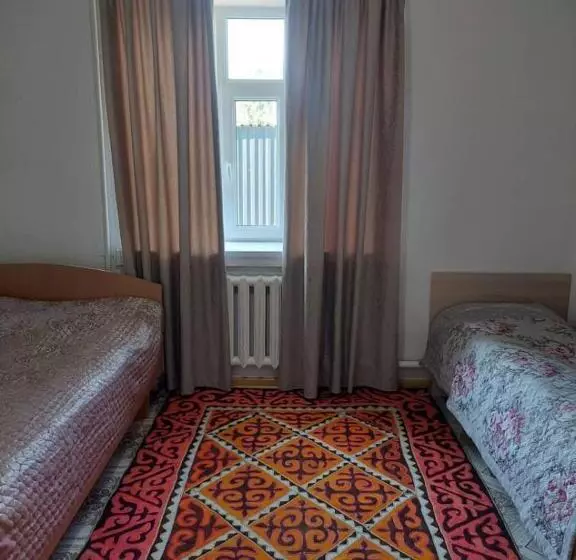 پانسیون Green Forest Guest House