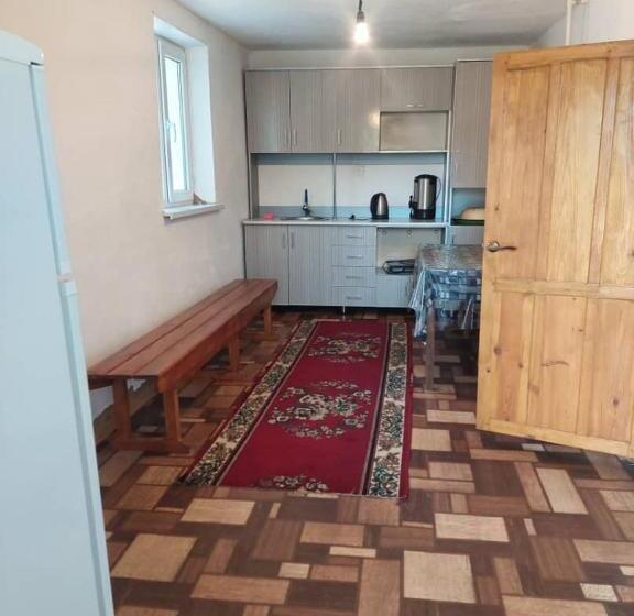 پانسیون Green Forest Guest House