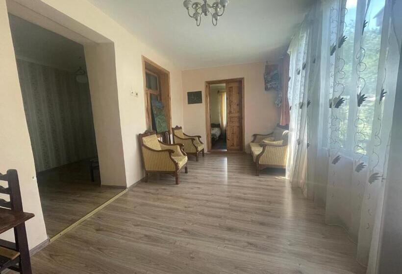 پانسیون Guesthouse Robi