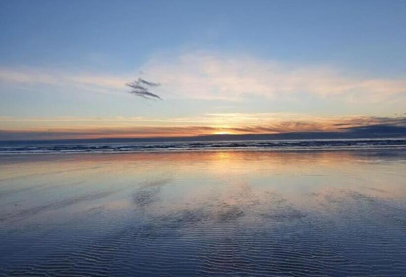 Majatalo Hole House Farm