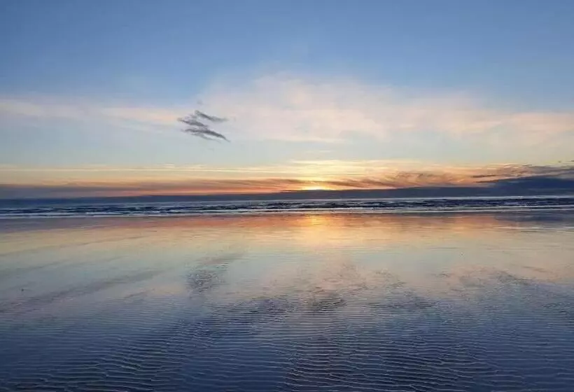 Majatalo Hole House Farm