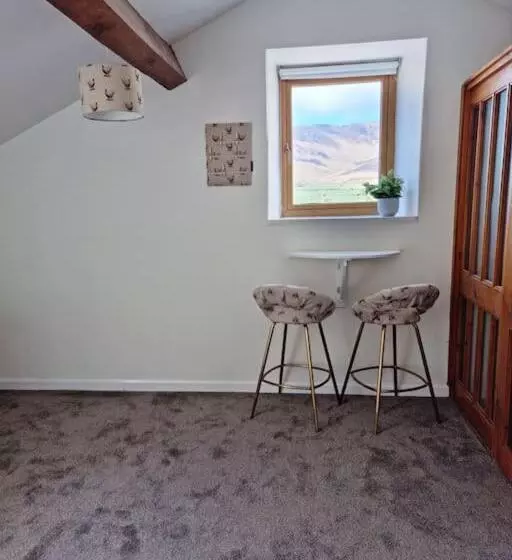 Majatalo Hole House Farm