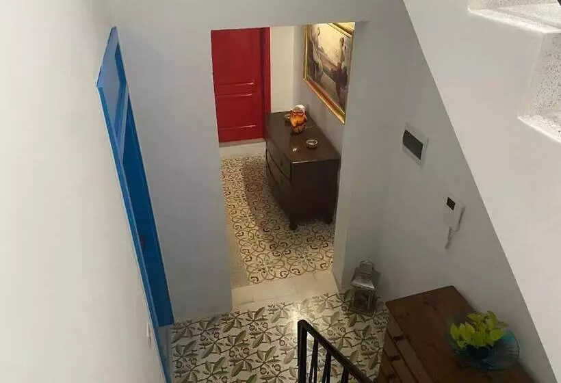 پانسیون Maleth House