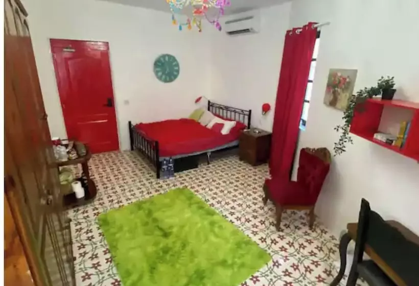 پانسیون Maleth House
