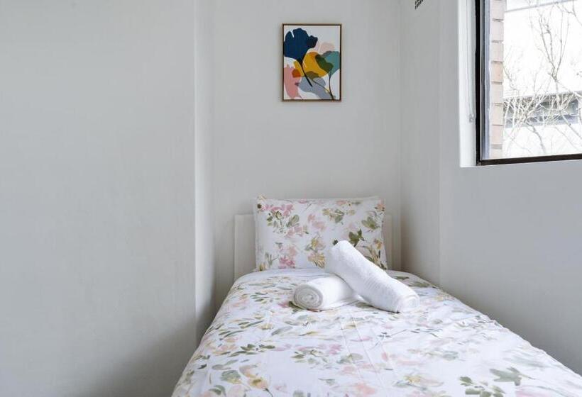 بنسيون 1nc Spacious 3bedroom Townhouse, North Sydney Free Parking
