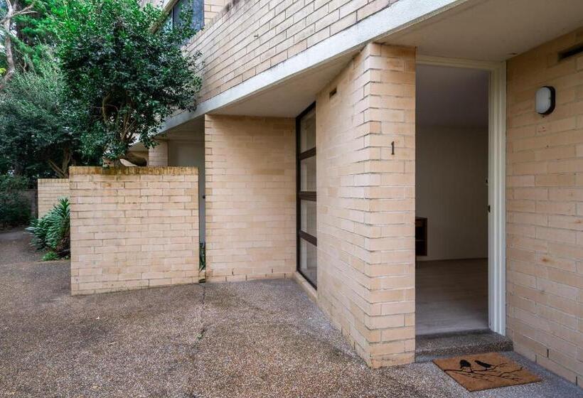 بنسيون 1nc Spacious 3bedroom Townhouse, North Sydney Free Parking