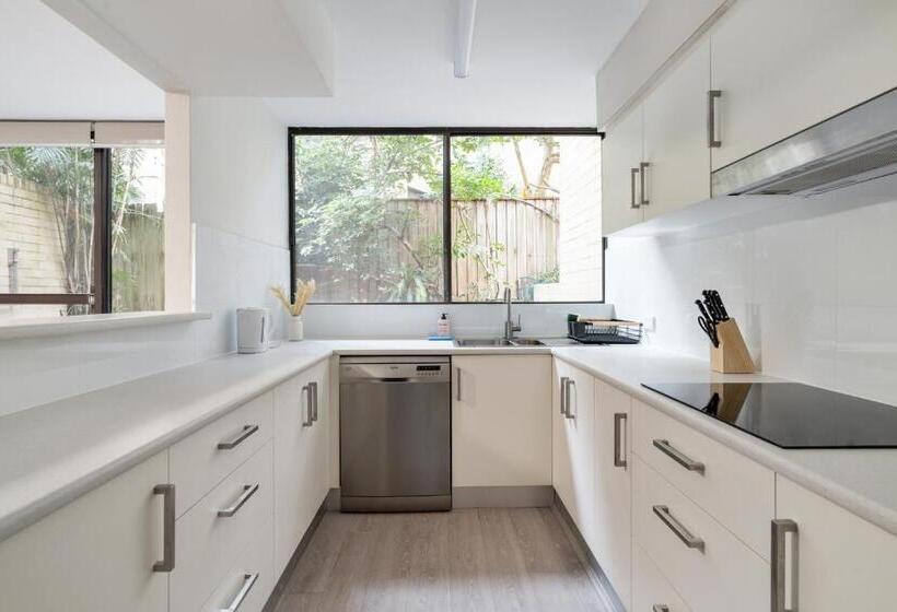 بنسيون 1nc Spacious 3bedroom Townhouse, North Sydney Free Parking