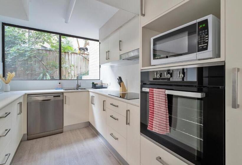بنسيون 1nc Spacious 3bedroom Townhouse, North Sydney Free Parking