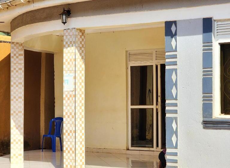 پانسیون Sundowns Guest House