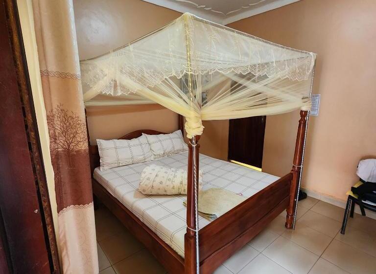 پانسیون Sundowns Guest House