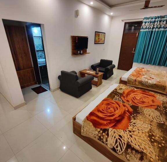 Alaknanda Motel & Restaurant