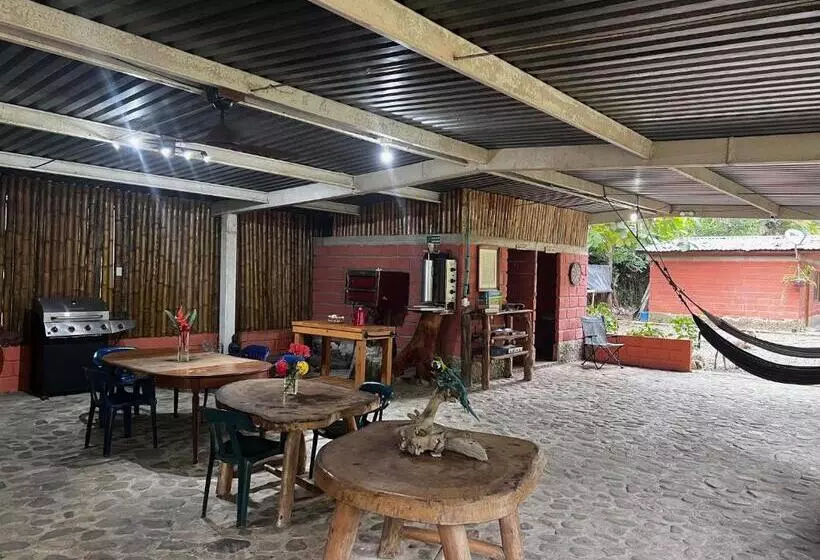 Retkeilymaja Hacienda Valencia