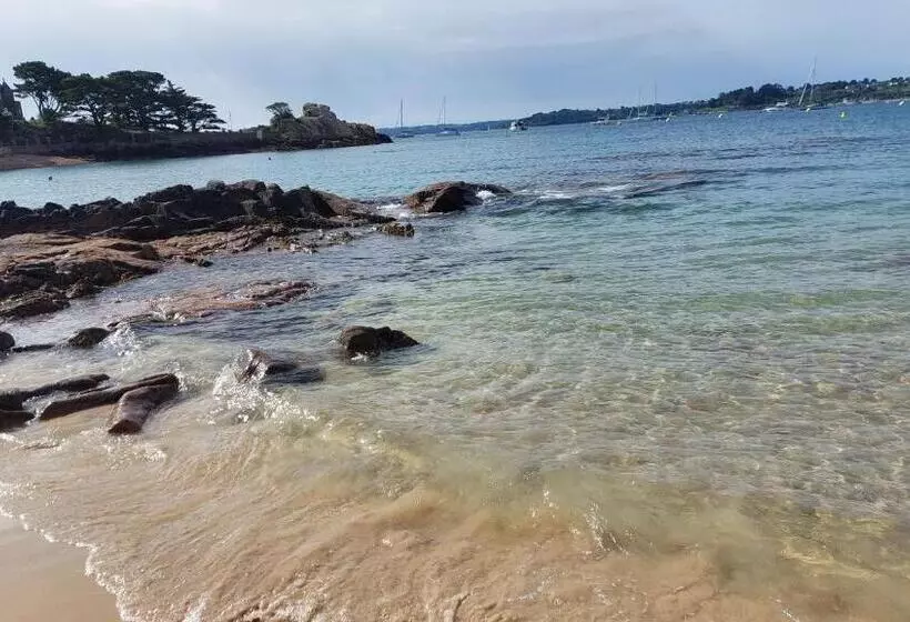 تختخواب و صبحانه L Escale Fleurie à Saint Brieuc