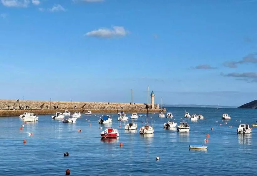 تختخواب و صبحانه L Escale Fleurie à Saint Brieuc